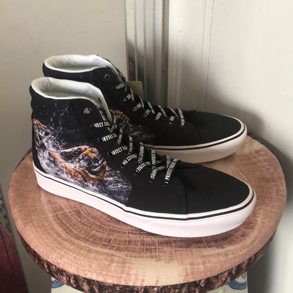 New Authentic Vans Mens Shoe